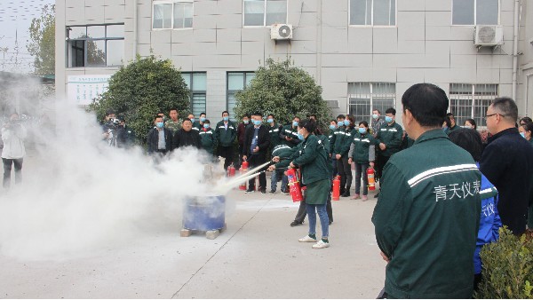 好博网页版加强安全意识，全体员工进行消防演练